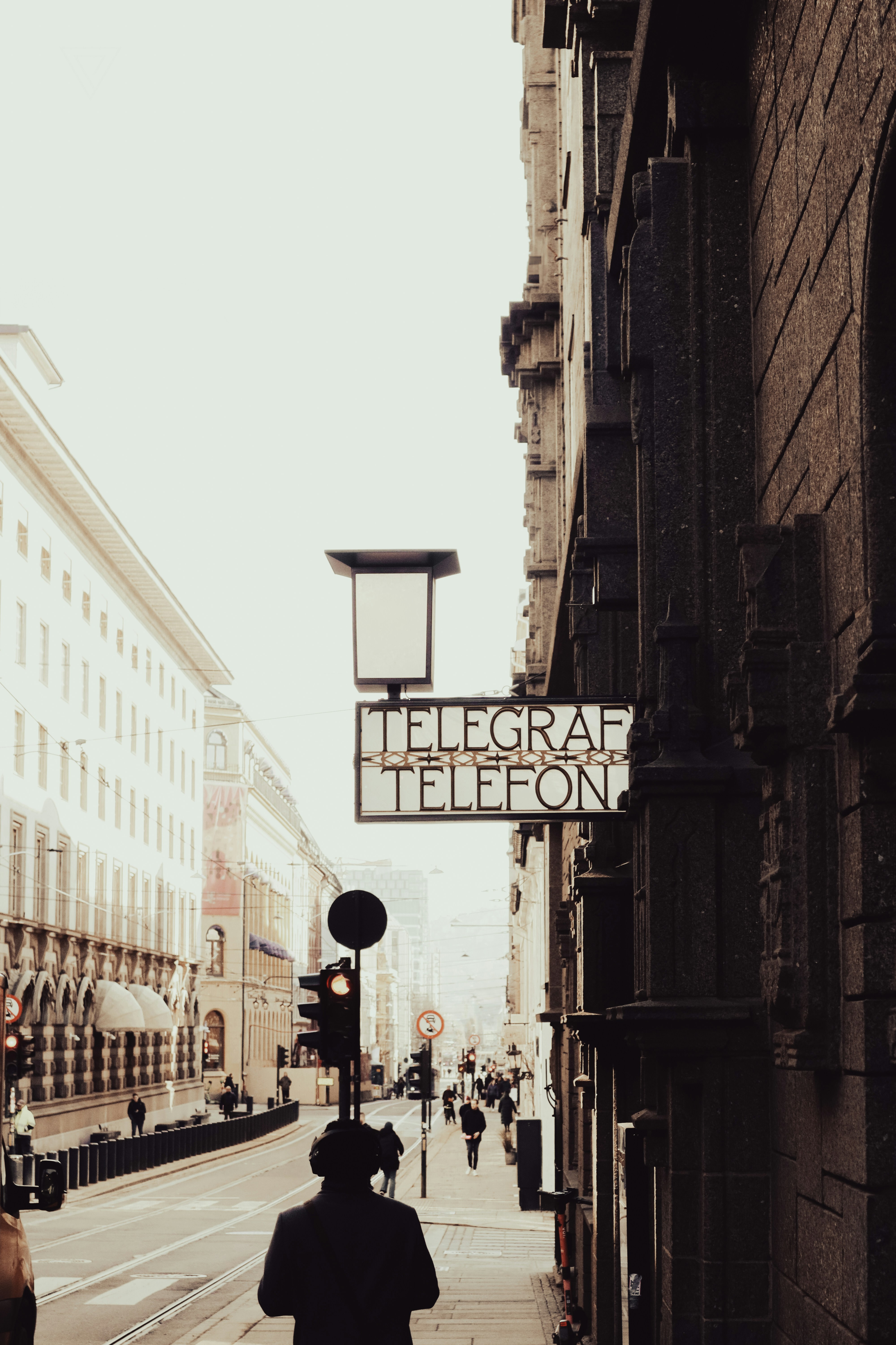 Día 1: Llegada a Oslo: Un Lienzo de Cultura